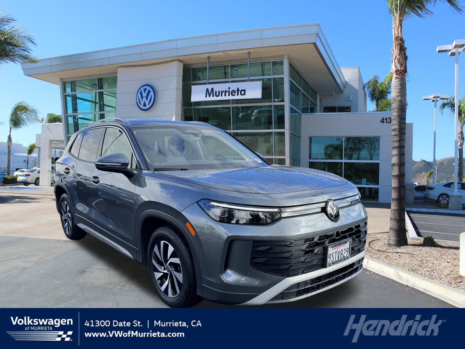 Used 2025 Volkswagen Tiguan S image 1