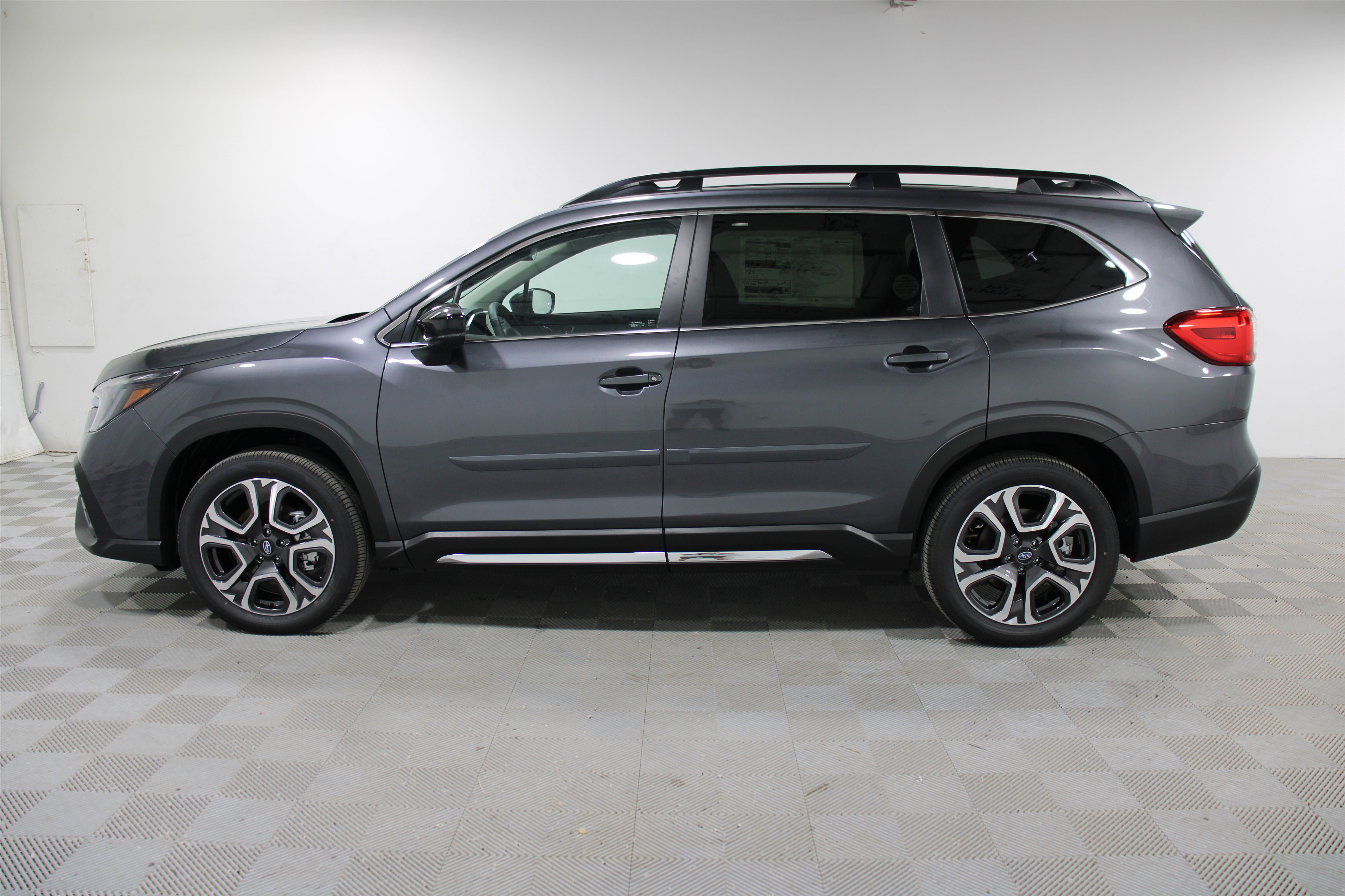 New 2025 Subaru Ascent Limited image 35