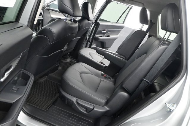 Used 2024 Toyota Grand Highlander FWD image 12