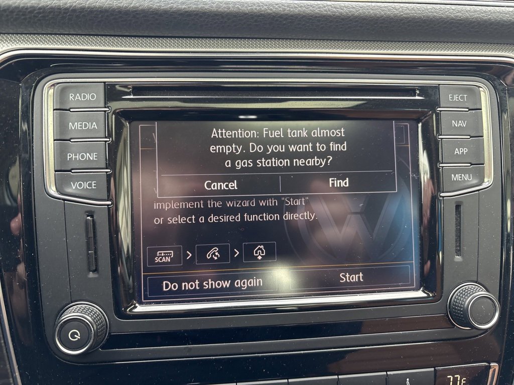 Used 2018 Volkswagen Passat 2.0T SEL Premium image 18