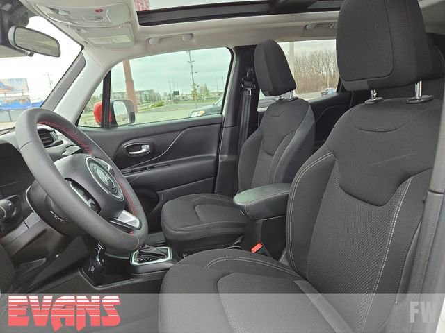 Used 2023 Jeep Renegade Latitude w/ Sun/Sound Group image 21