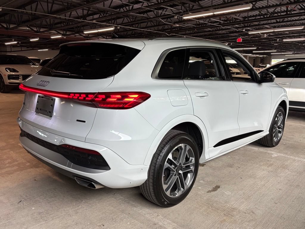 Used 2025 Audi Q5 Premium w/ Convenience Package AWD/4WD image 9