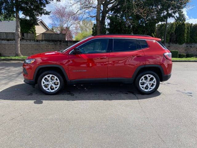 Used 2024 Jeep Compass Latitude video 2