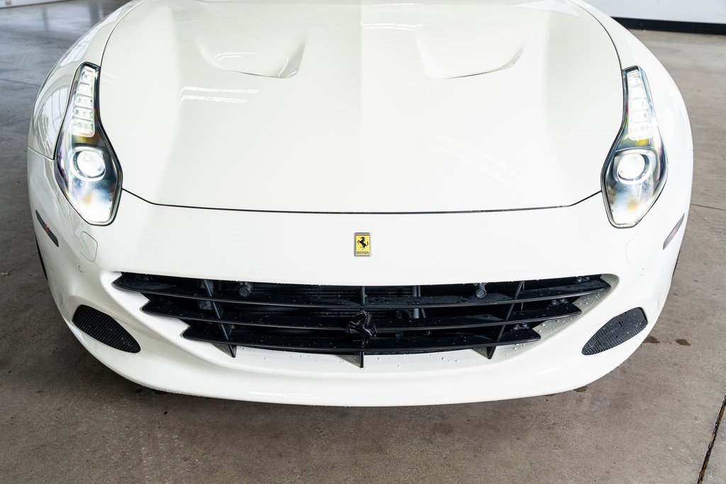 Used 2016 Ferrari California T image 15