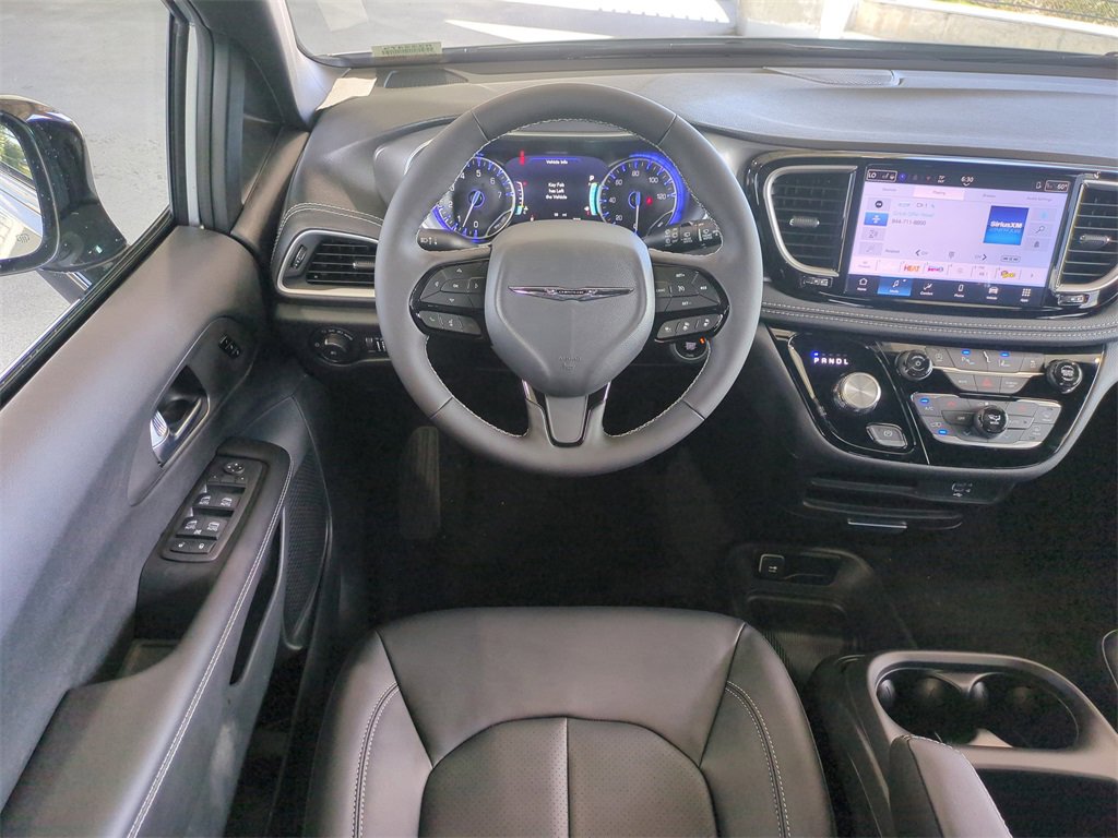 New 2026 Chrysler Pacifica Select image 17