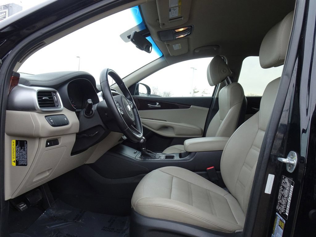 Used 2017 Kia Sorento AWD w/ LX Convenience Package image 9