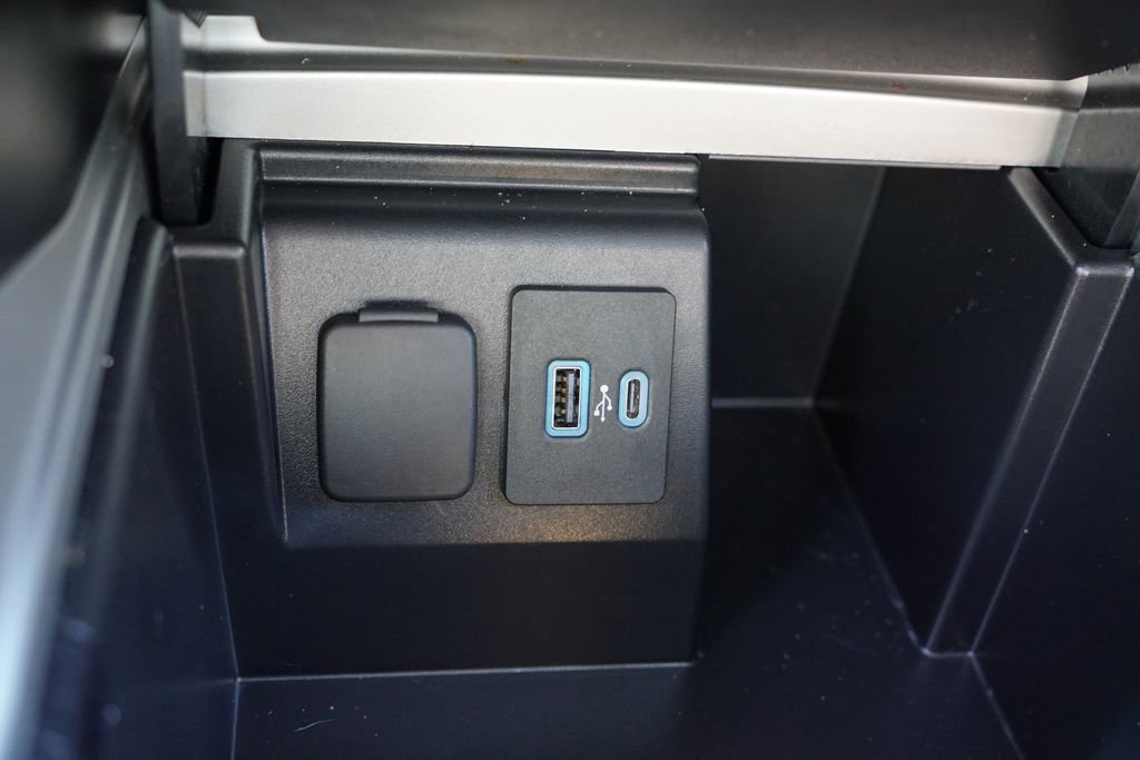 Used 2023 Ford Explorer ST-Line w/ Class IV Trailer Tow Package image 31