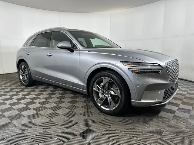 Used 2023 Genesis Electrified GV70 Advanced image 2