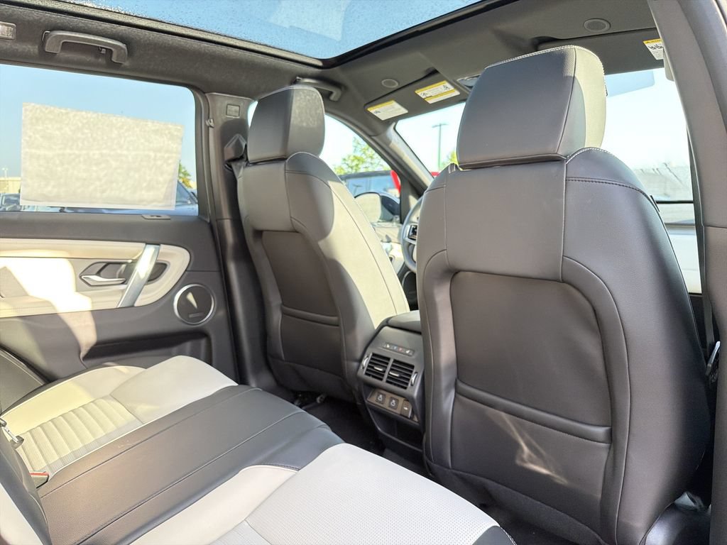 New 2026 Land Rover Discovery Sport Landmark AWD/4WD image 16