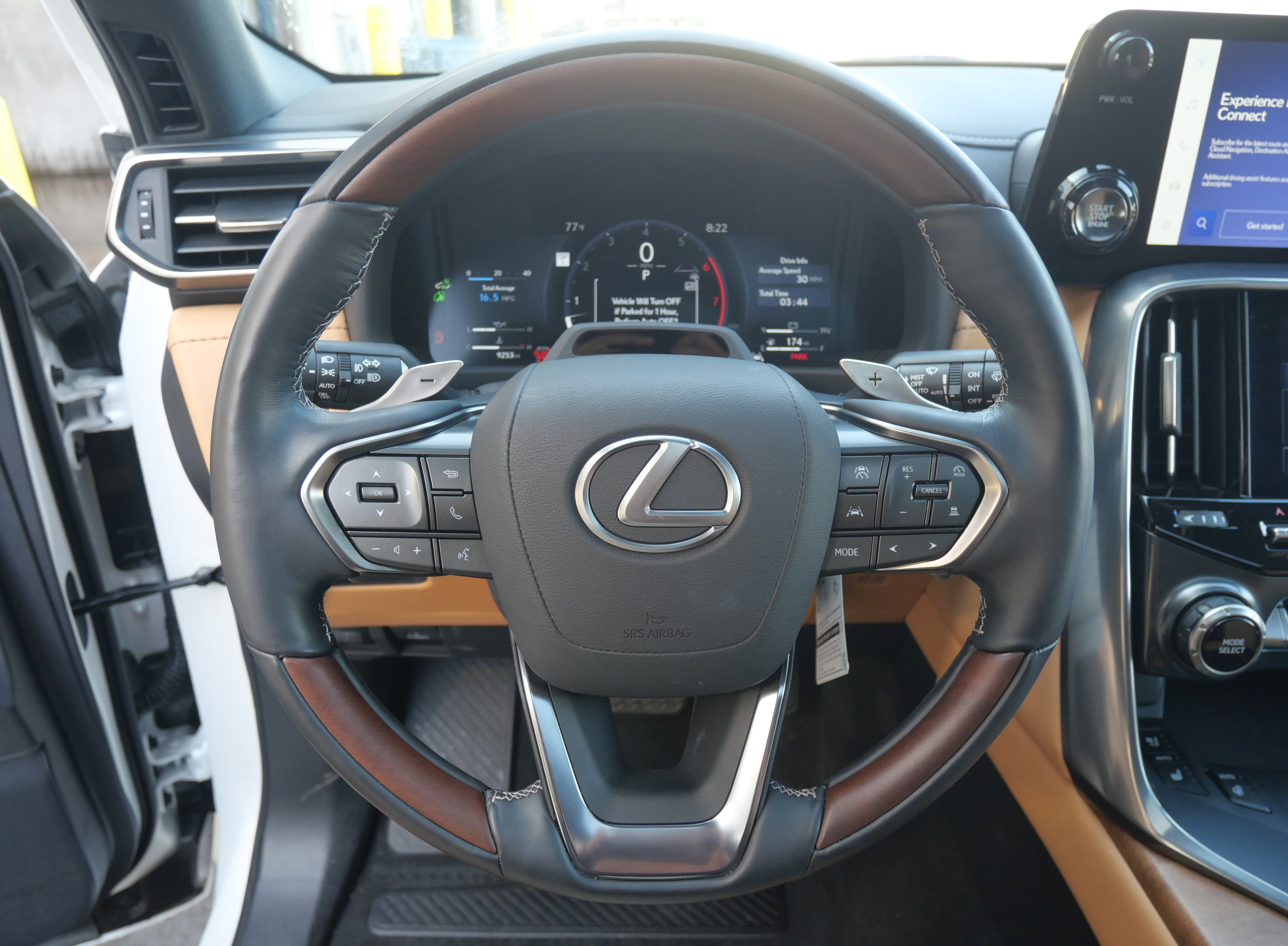 Used 2025 Lexus LX 600 4WD w/ Luxury Package image 13