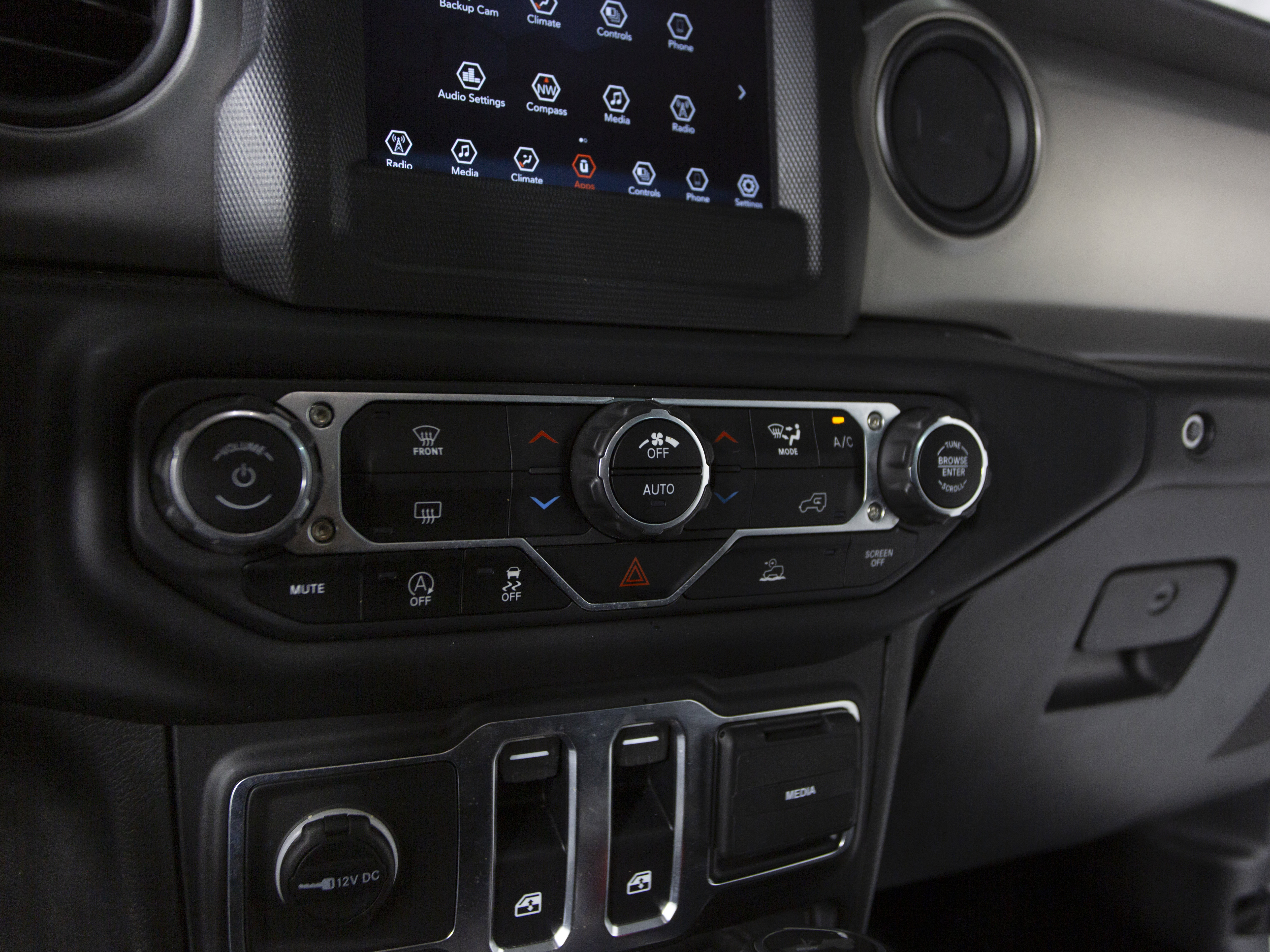 Used 2021 Jeep Wrangler Sport image 18