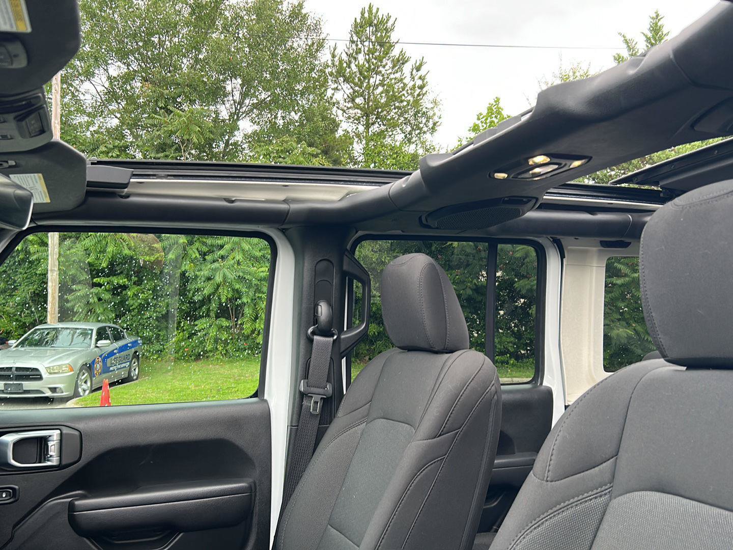 Used 2023 Jeep Wrangler Unlimited w/ Sun & Screen Package AWD/4WD image 16