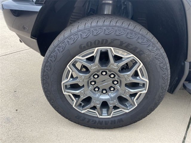 New 2025 GMC Hummer EV 3X image 8