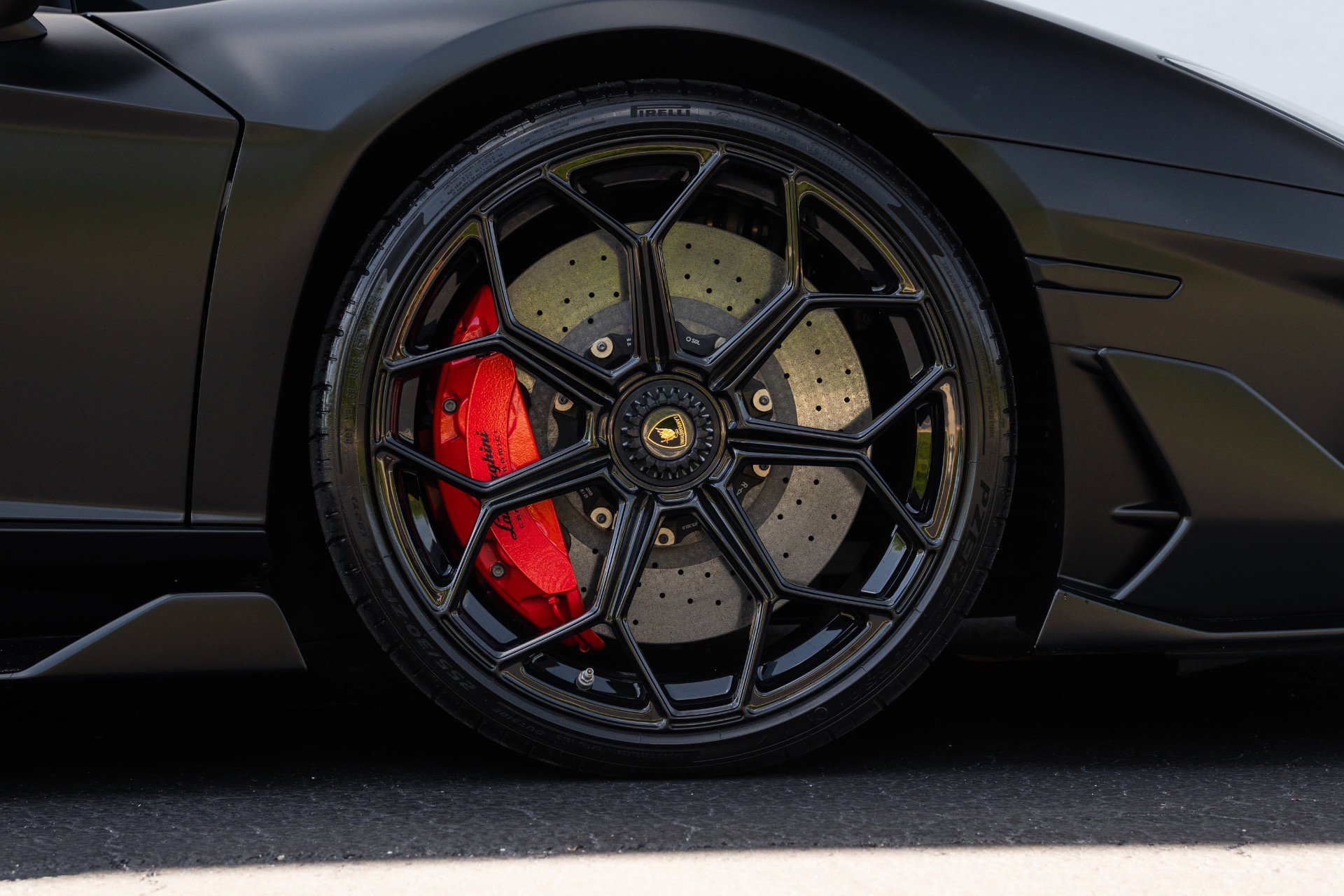 Used 2020 Lamborghini Aventador SVJ AWD/4WD image 10