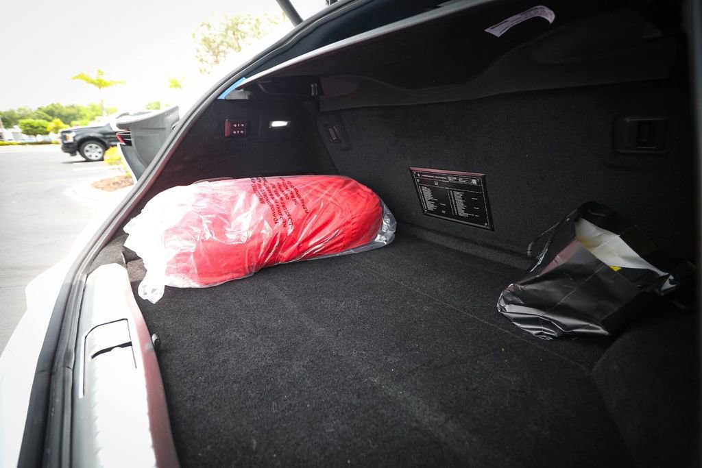 Used 2026 Ferrari Purosangue AWD/4WD image 23