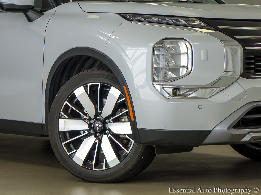 Used 2025 Mitsubishi Outlander SE AWD/4WD image 4