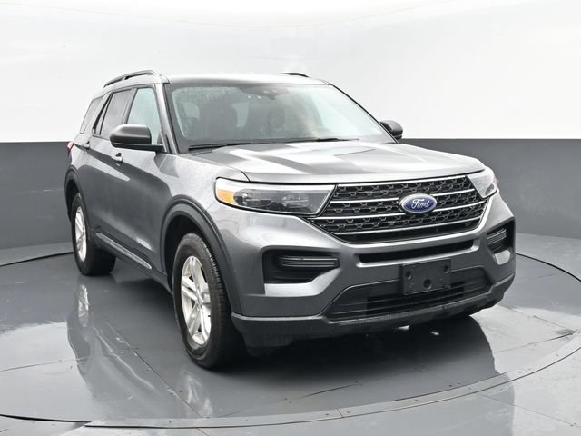 Used 2023 Ford Explorer XLT AWD/4WD image 3