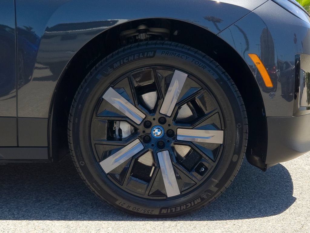 Used 2024 BMW iX xDrive50 AWD/4WD image 6
