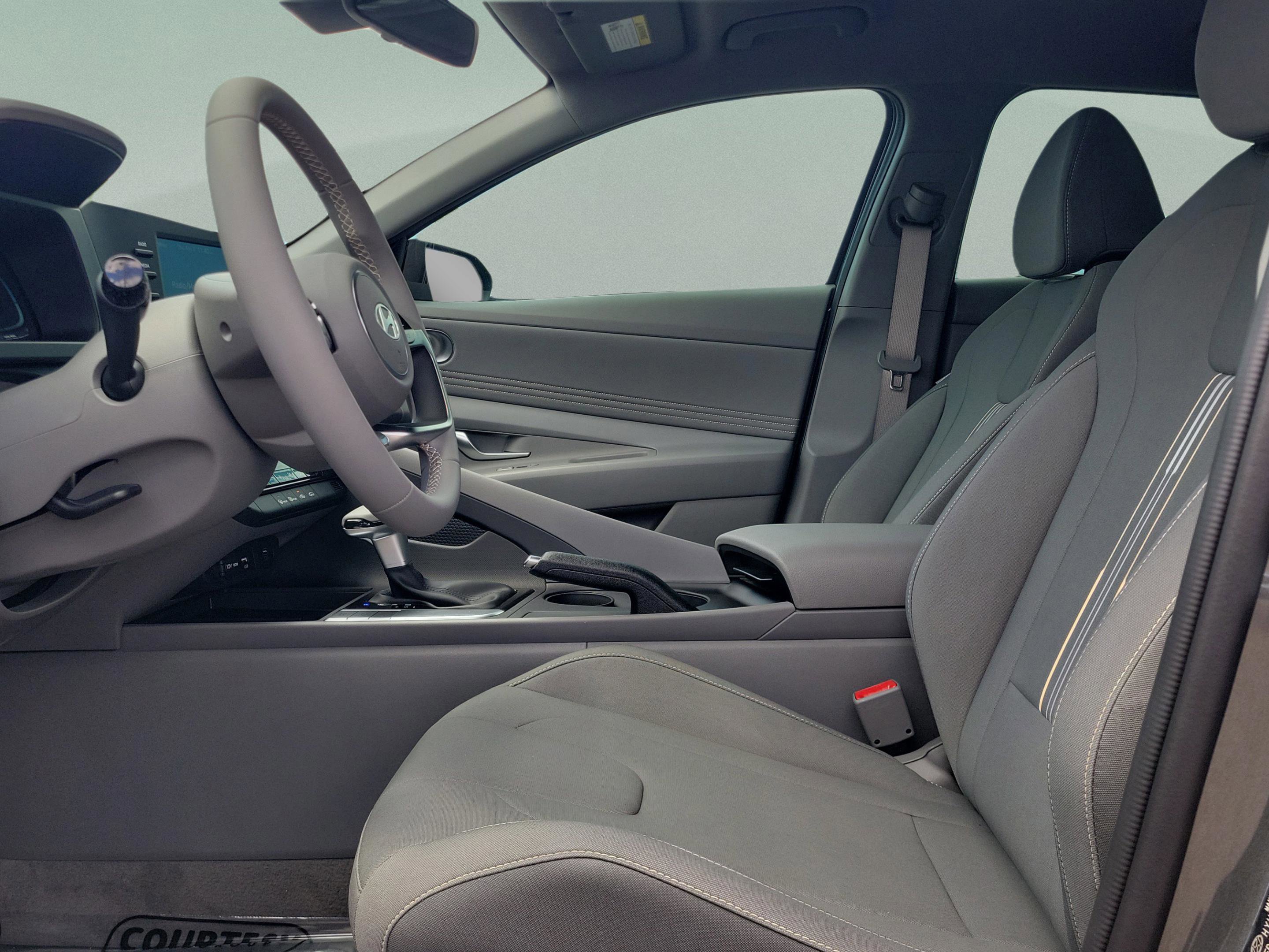 New 2026 Hyundai Elantra Sport w/ Cargo Package FWD image 18