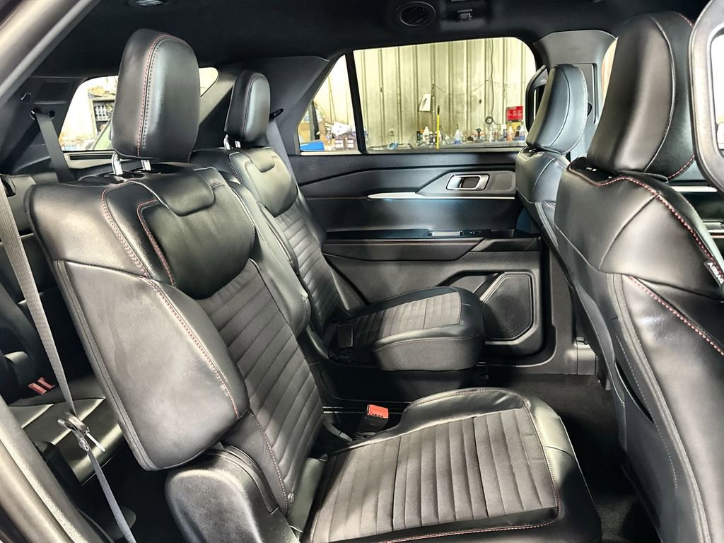 New 2026 Ford Explorer ST-Line w/ ST-Line Street Pack image 31