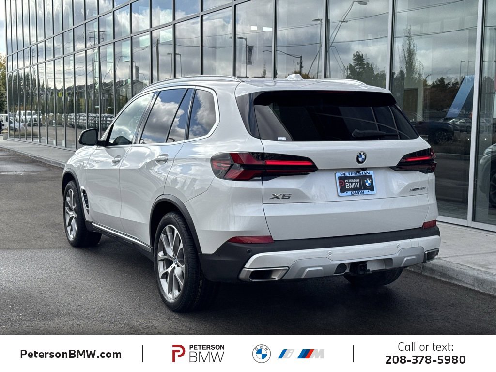 Used 2024 BMW X5 xDrive40i w/ Premium Package image 4