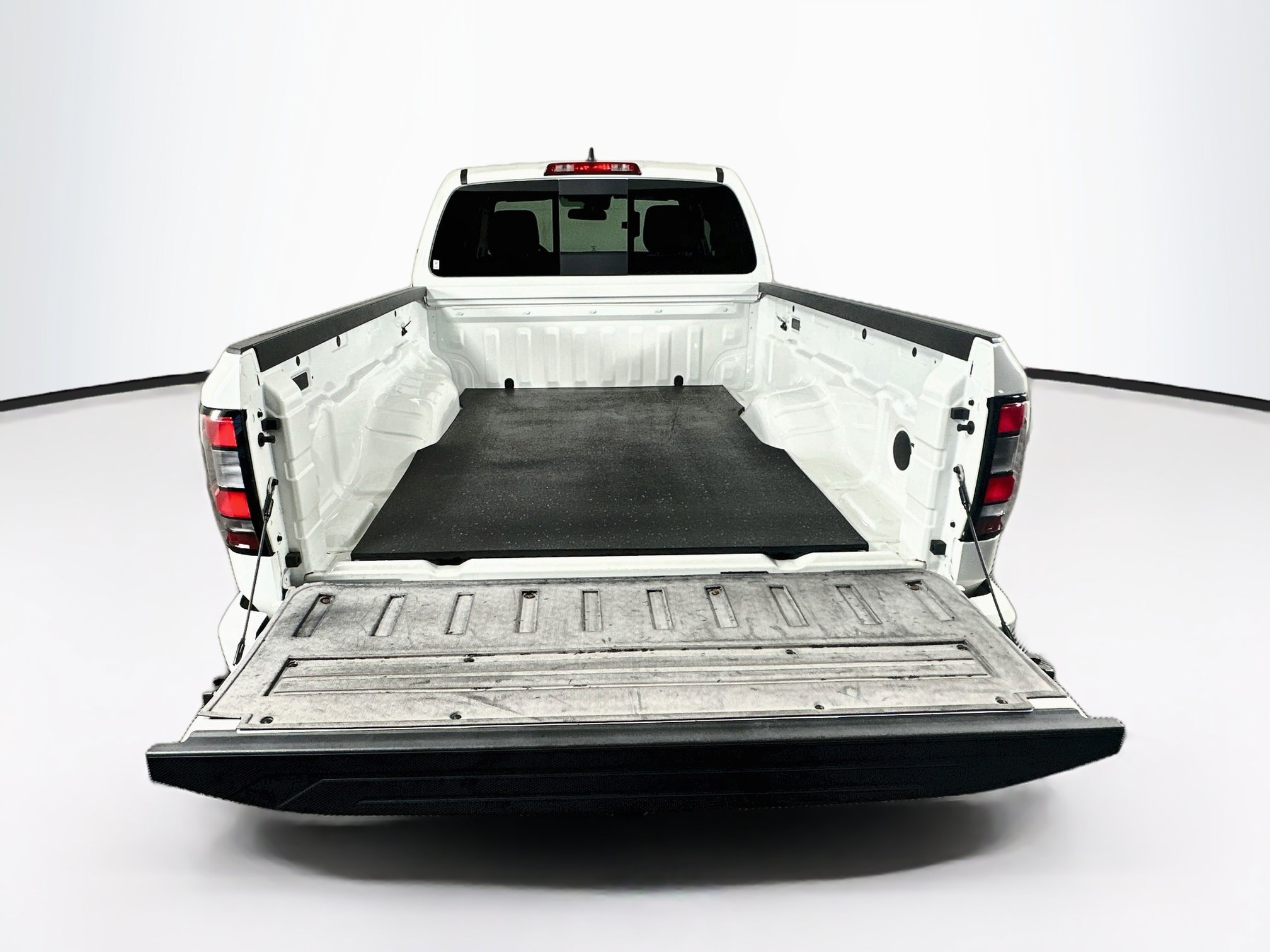 Used 2025 Nissan Frontier SV RWD image 27