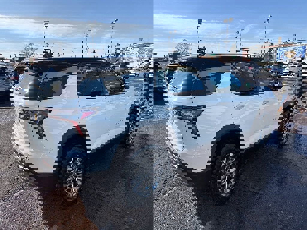 New 2026 Chevrolet Equinox LT w/ Convenience Package II image 8