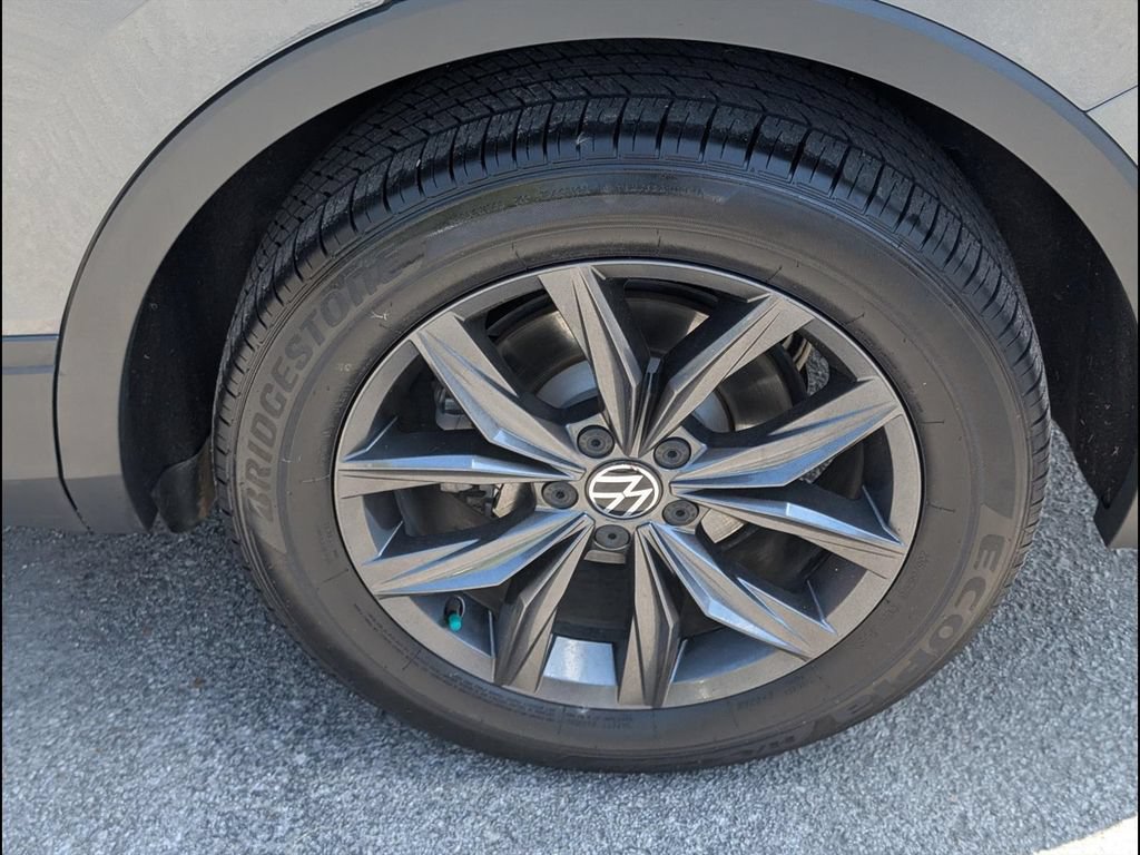Used 2023 Volkswagen Tiguan SE FWD image 21