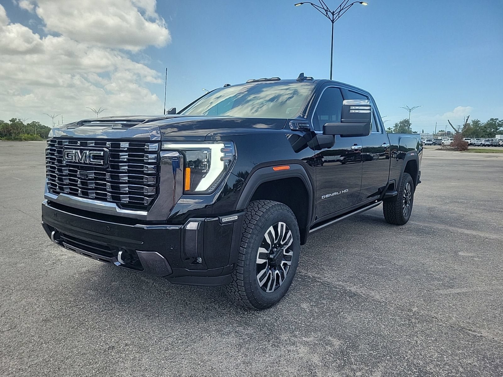 Used 2024 GMC Sierra 2500 Denali Ultimate AWD/4WD video 2
