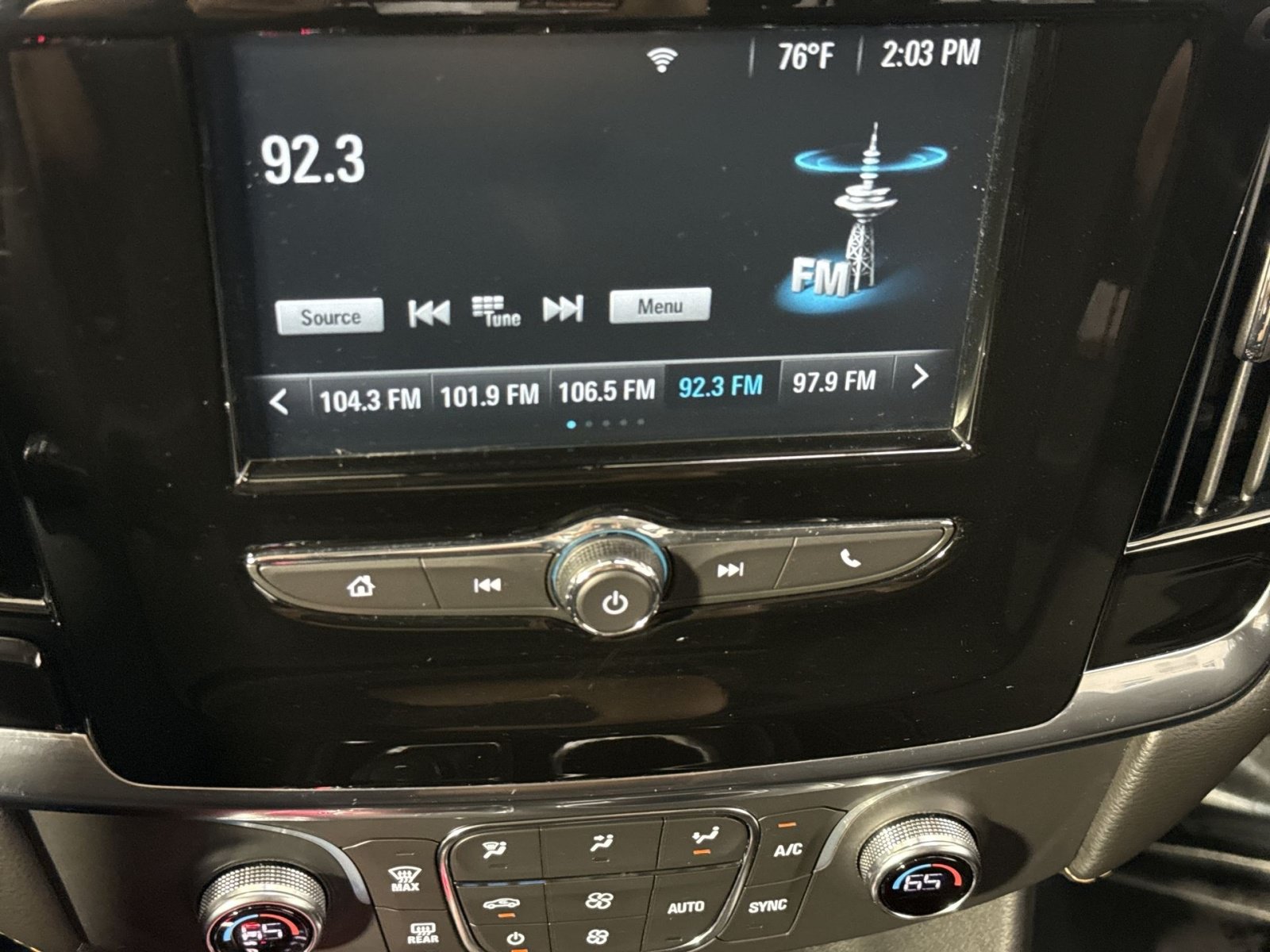Used 2019 Chevrolet Traverse LT FWD image 19