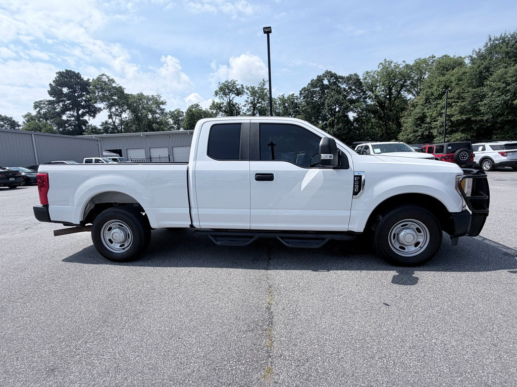 Used 2017 Ford F250 XL w/ Power Equipment Group RWD image 4