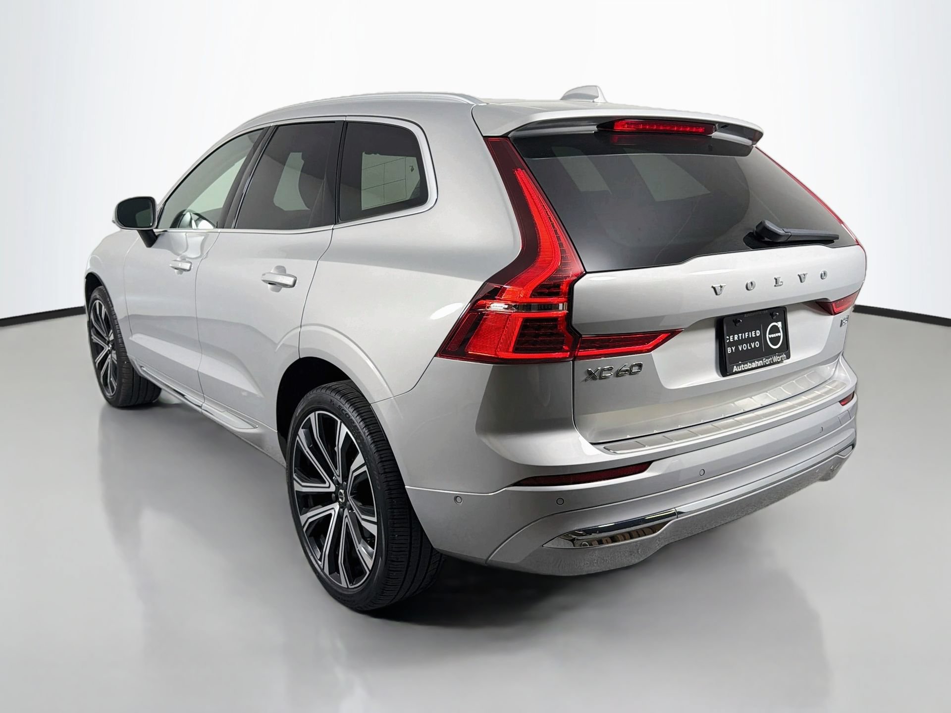 Used 2023 Volvo XC60 B5 Ultimate AWD/4WD image 8