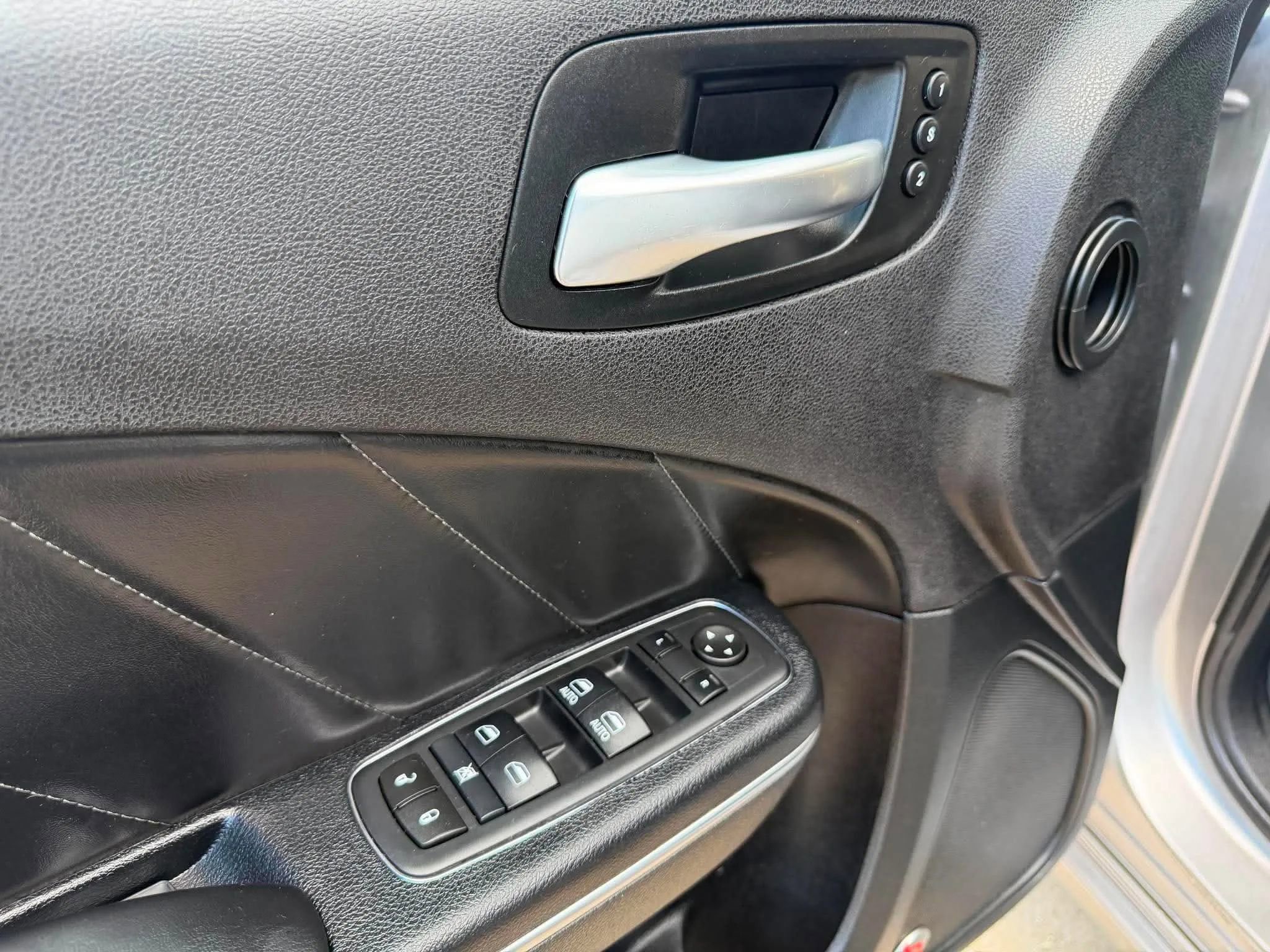 Used 2016 Dodge Charger R/T RWD image 10