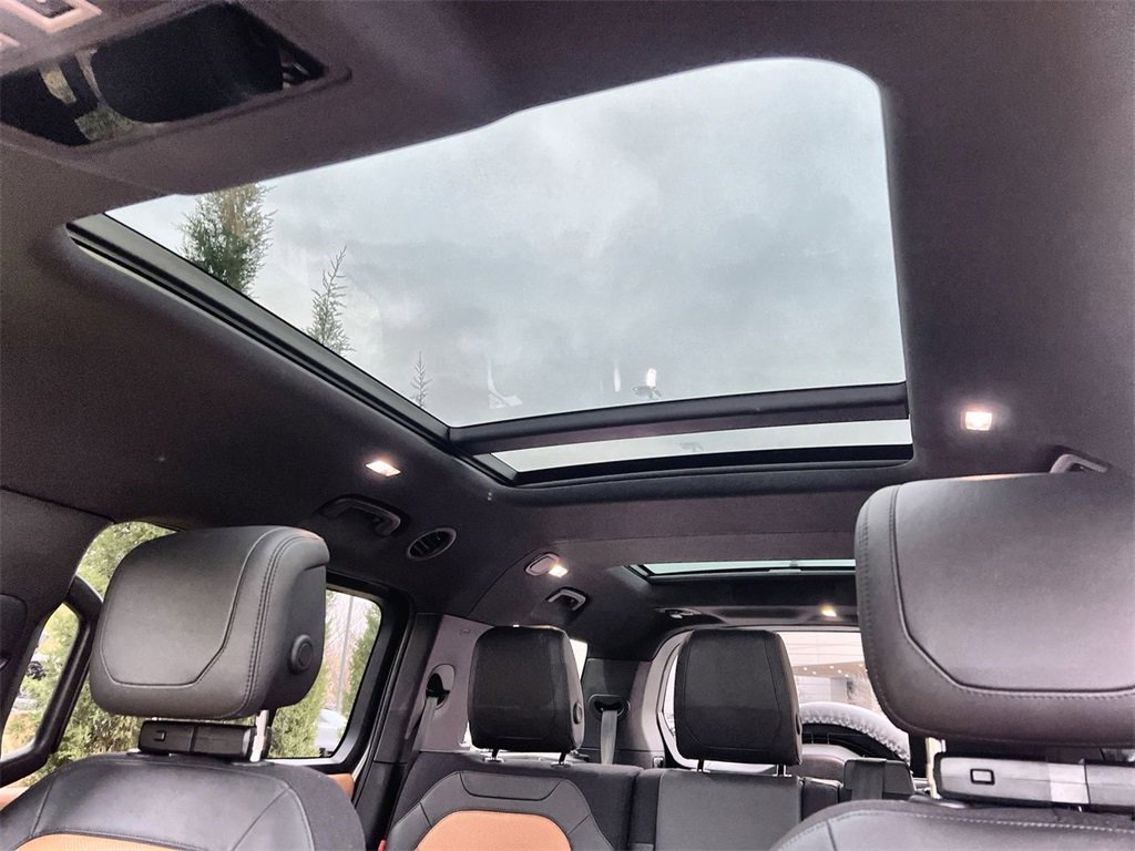 Used 2024 Land Rover Defender 130 X image 20