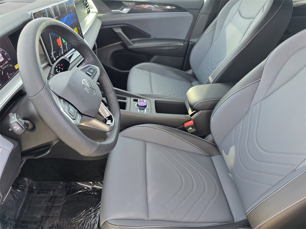 New 2026 Volkswagen Tiguan SE R-Line image 6