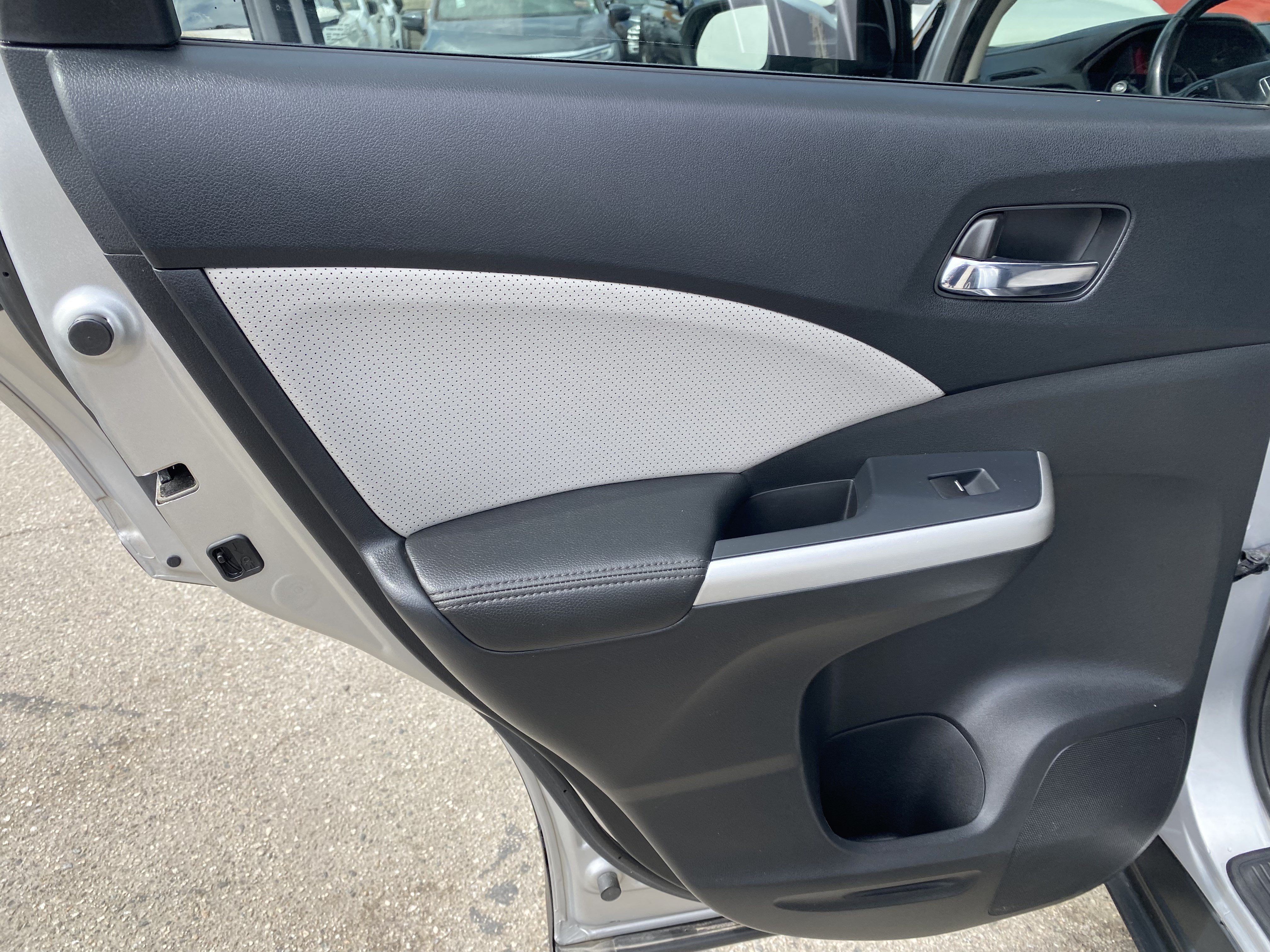 Used 2015 Honda CR-V Touring image 17