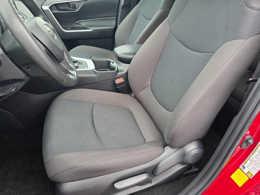 Certified 2023 Toyota RAV4 LE AWD/4WD image 23