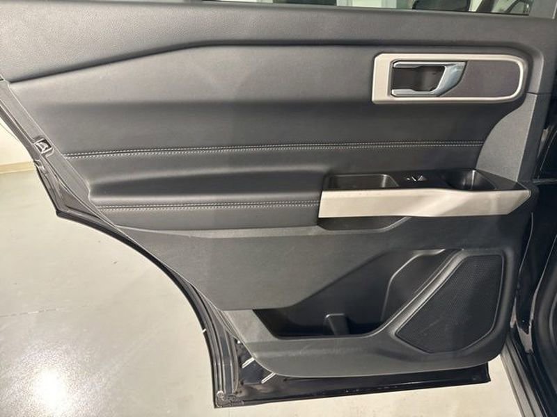 Used 2022 Ford Explorer XLT w/ Equipment Group 202A image 20