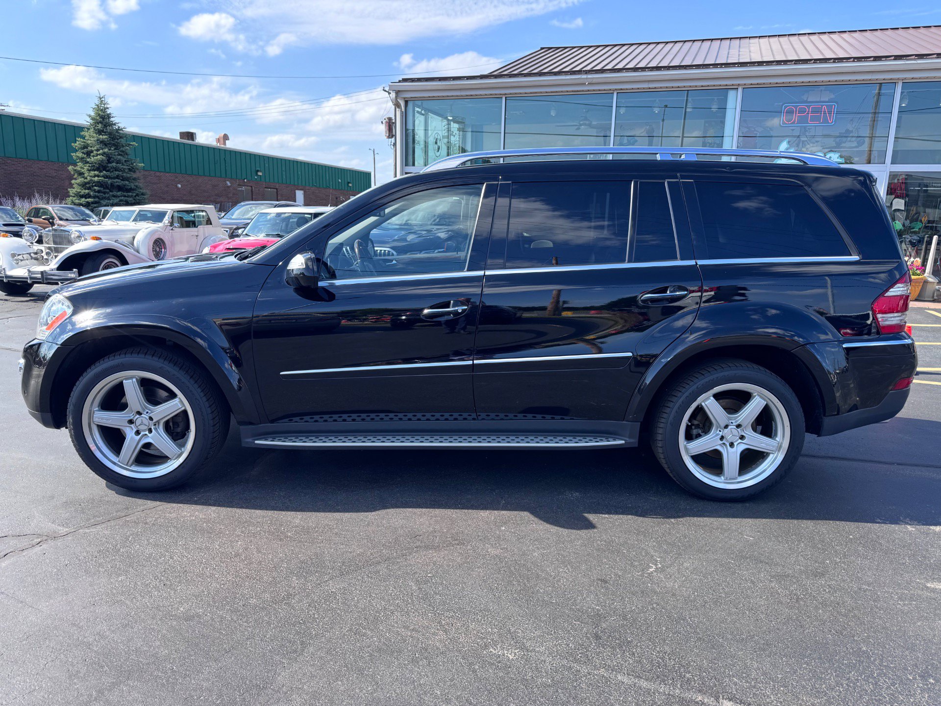Used 2009 Mercedes-Benz GL 550 4MATIC image 5