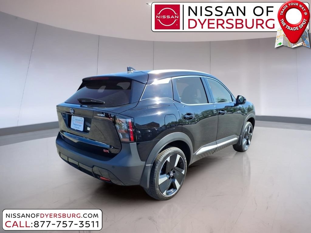 New 2026 Nissan Kicks SR w/ SR Premium Package FWD image 3