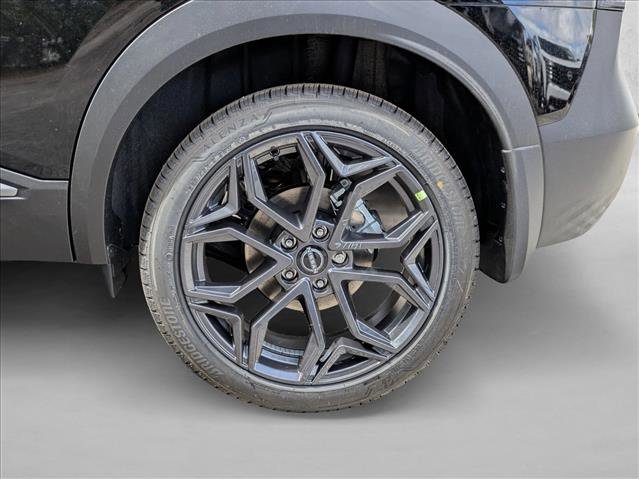 New 2026 Nissan Kicks SR image 9