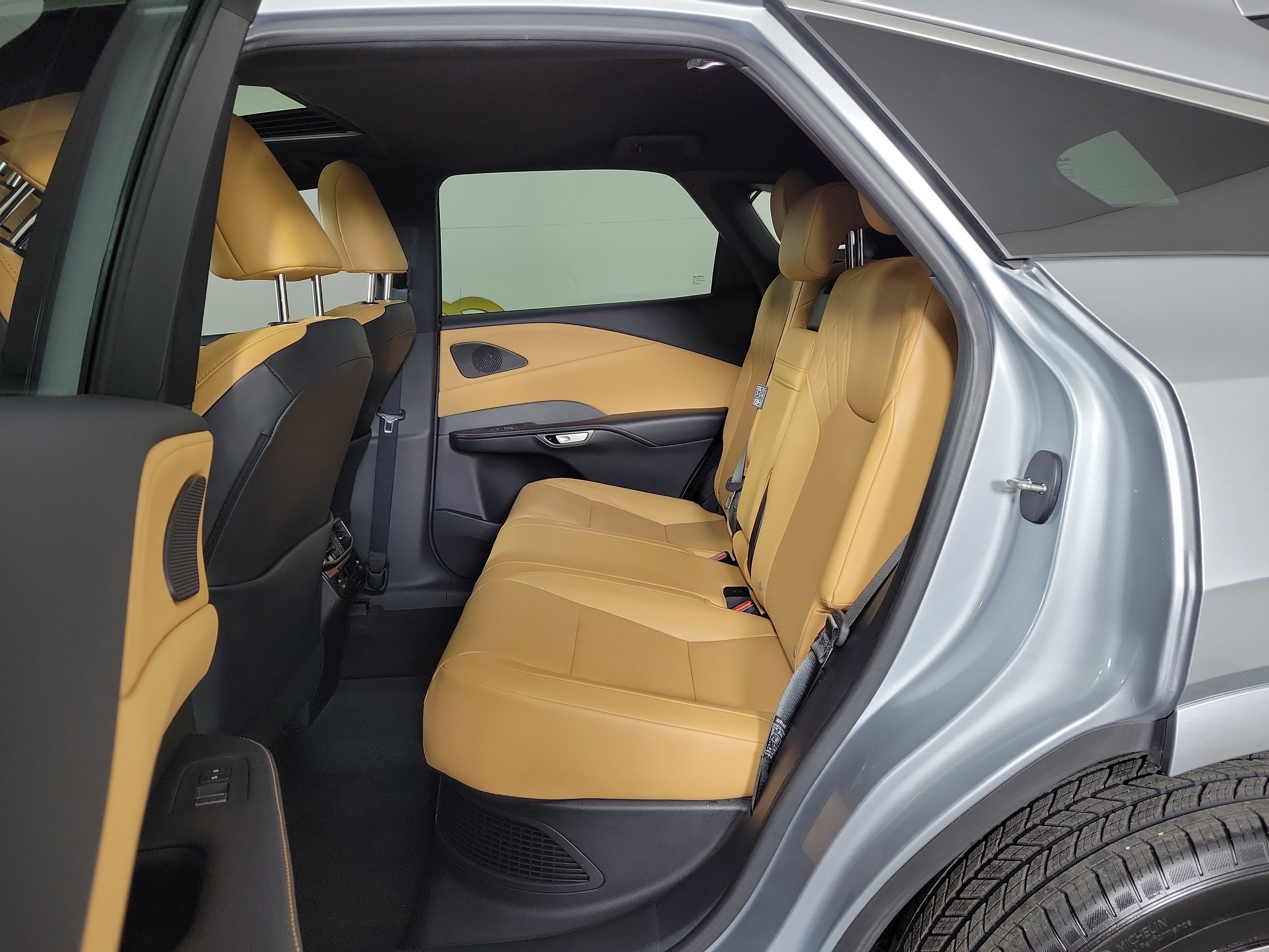 Used 2023 Lexus RX 350h image 10