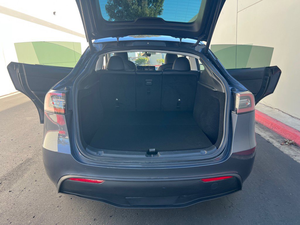 Used 2023 Tesla Model Y Long Range image 16