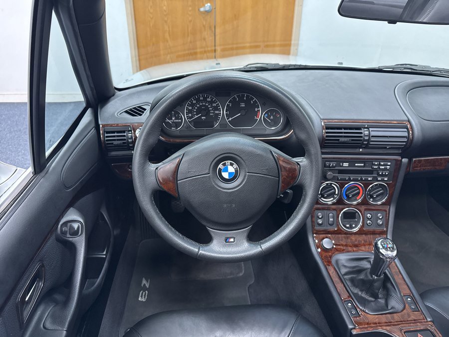 Used 2000 BMW Z3 2.5i RWD image 14