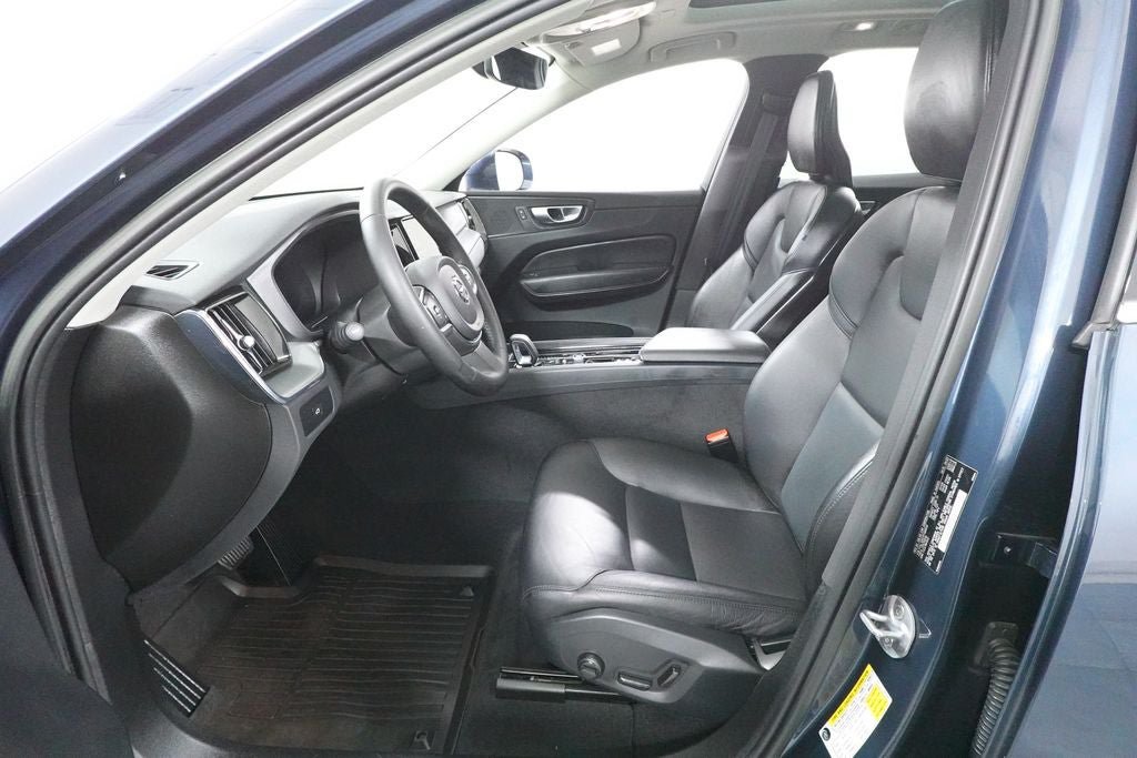 Used 2023 Volvo XC60 B5 Core w/ Climate Package AWD/4WD image 21