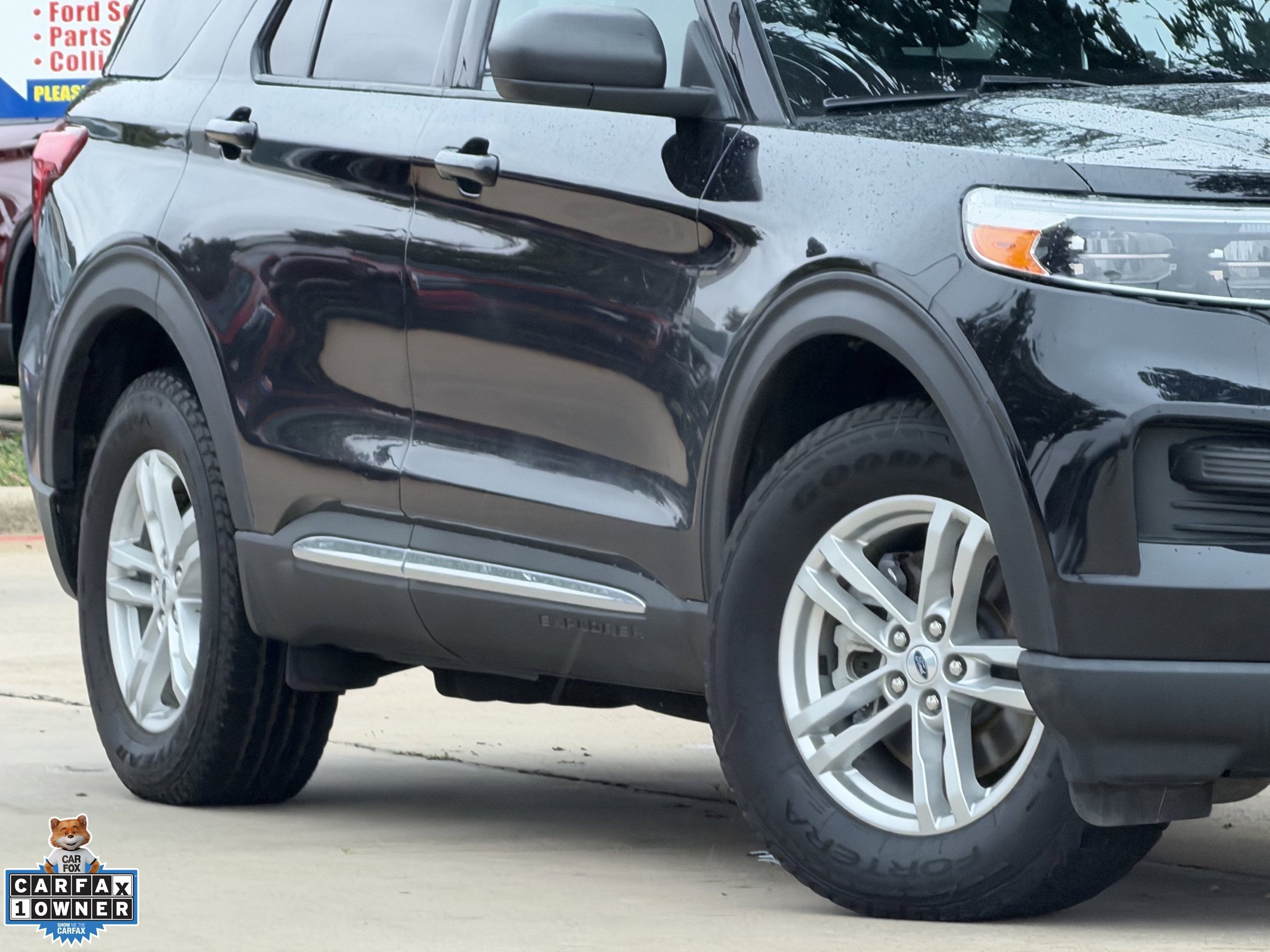 Used 2023 Ford Explorer XLT AWD/4WD image 11