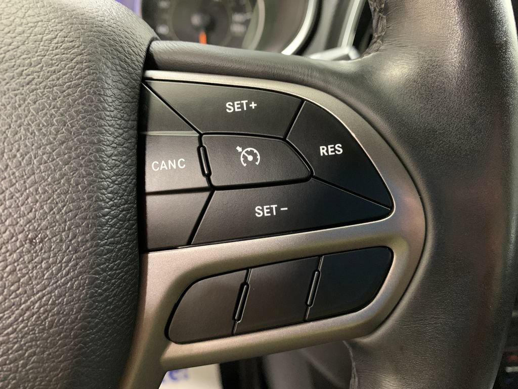 Used 2019 Jeep Cherokee Limited AWD/4WD image 23