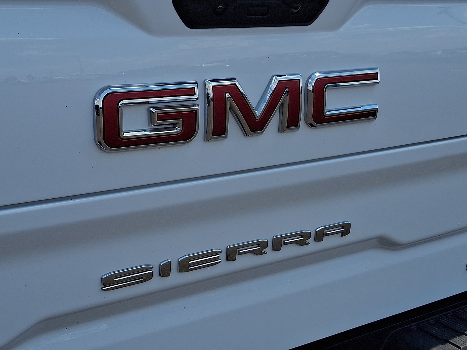 Used 2025 GMC Sierra 1500 SLT AWD/4WD image 31
