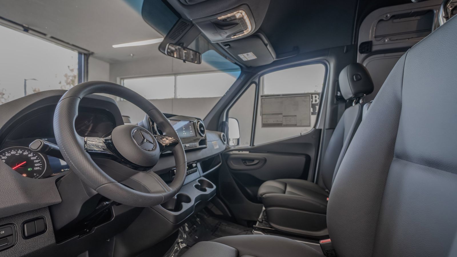 Used 2025 Mercedes-Benz Sprinter 2500 image 6