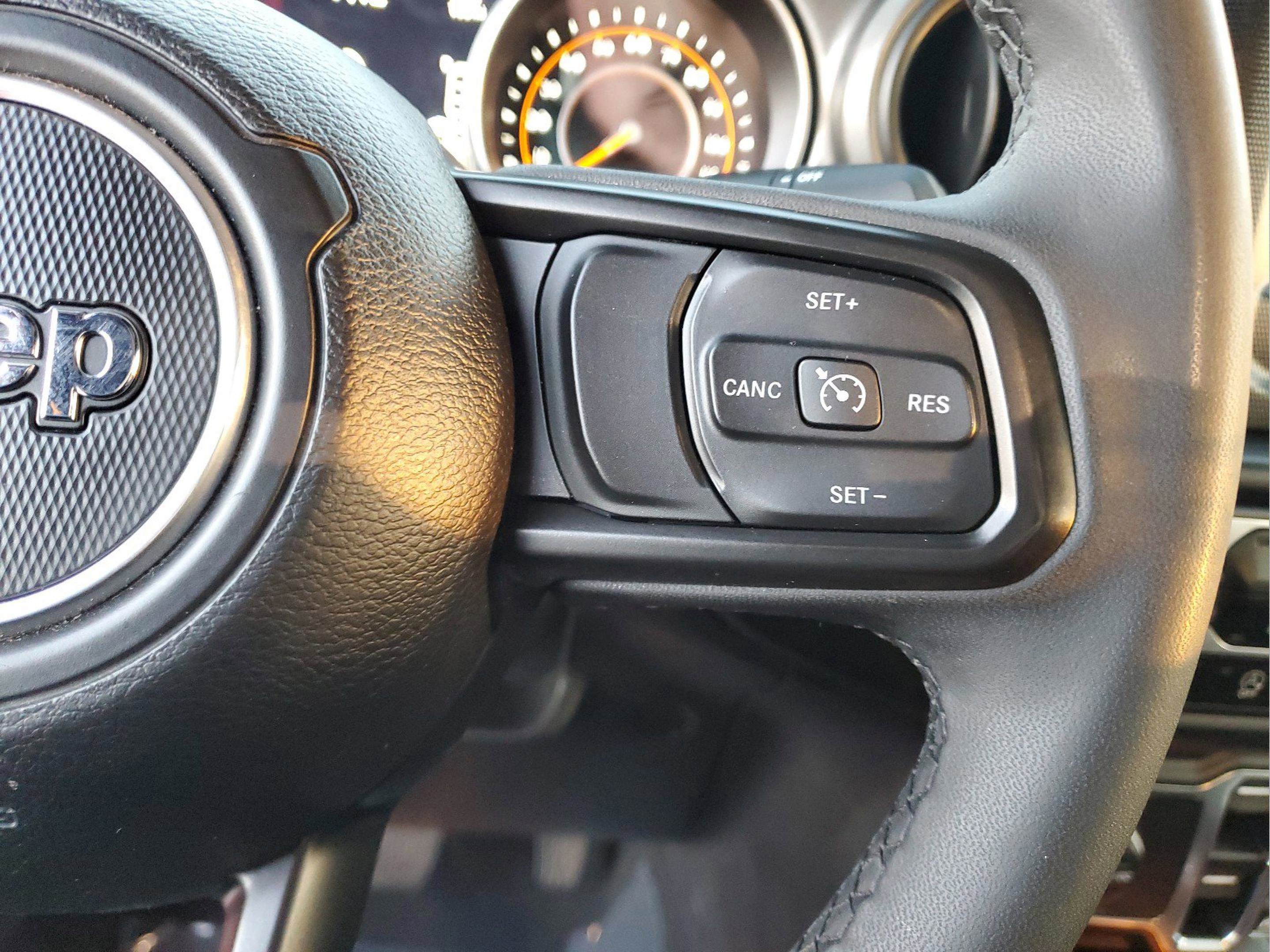 Certified 2023 Jeep Gladiator Sport AWD/4WD image 30